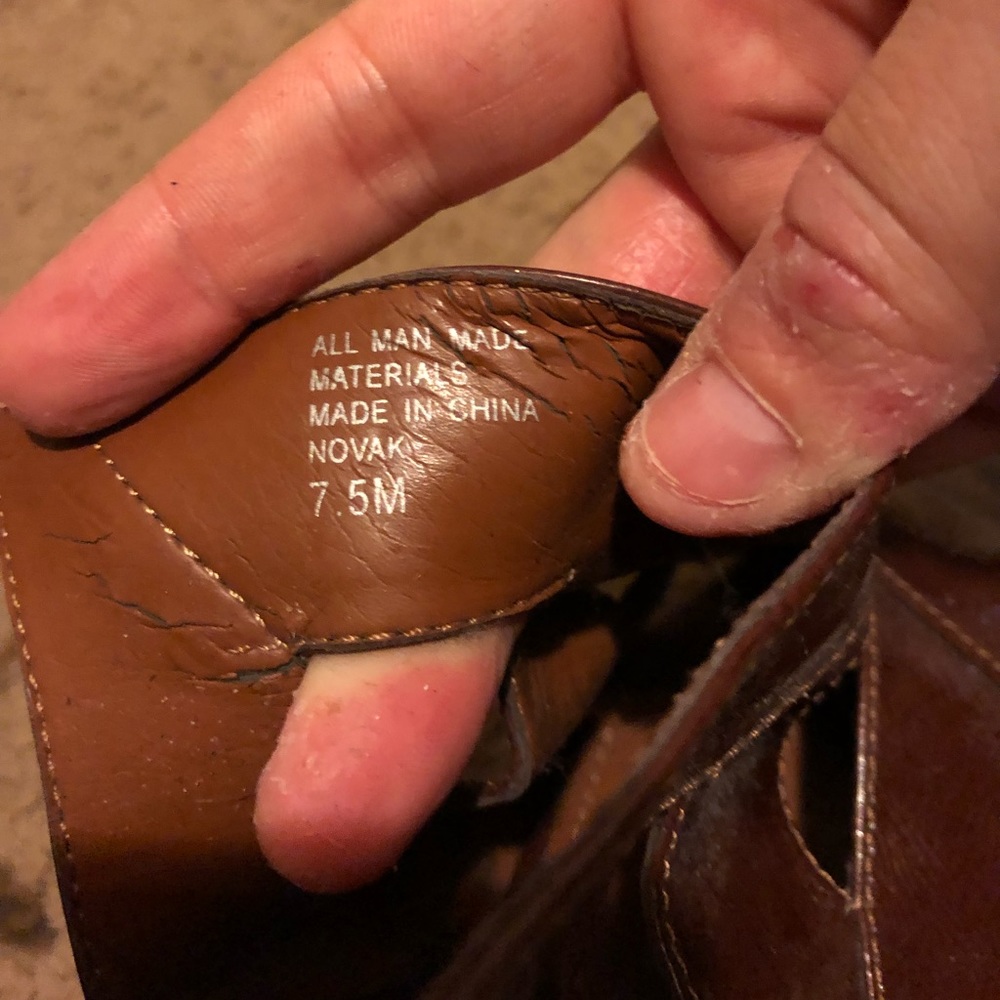 Shoes - Picture 4 of 4